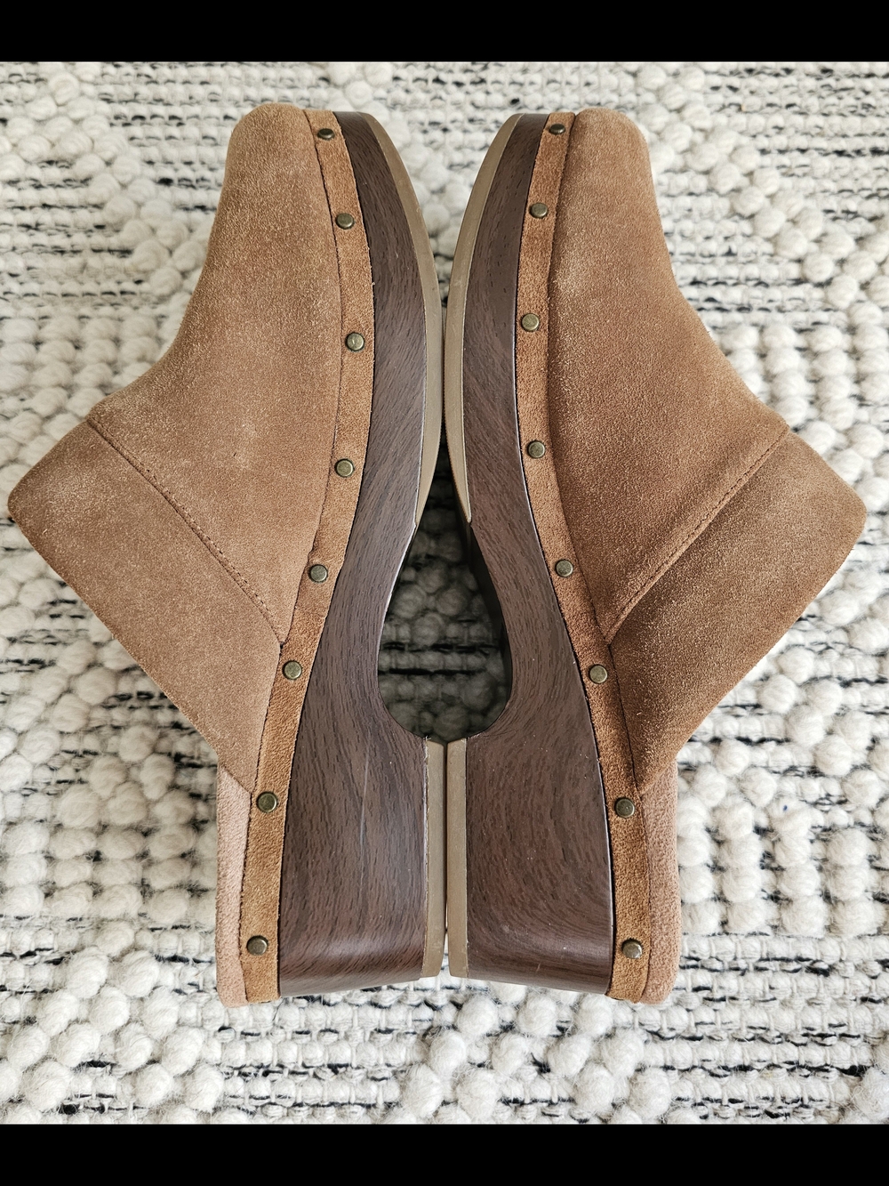 GUC Vionic Kacie Suede Heeled Chestnut Clogs Women's Size 9